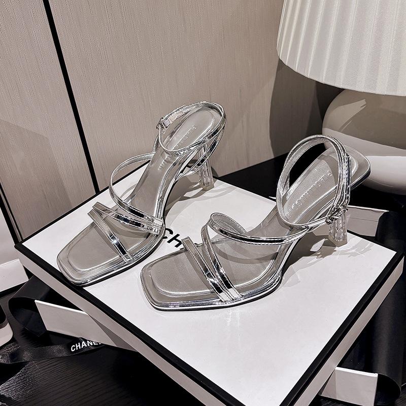 French one-word strap sandals fairy shoes 2025 new summer niche high-end Roman strap high heels 39 срібний
French one-word strap sandals fairy shoes 2025 new summer niche high-end Roman strap high heels 39 срібний