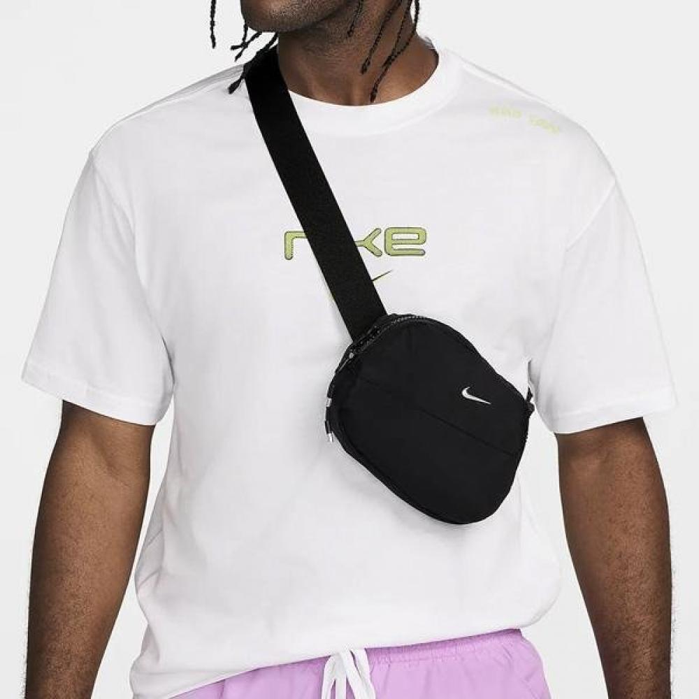 Nike Aura Hm6120 010 Crossbody Bag Hip Colored Bag HM6120010 
Nike Aura Hm6120 010 Crossbody Bag Hip Colored Bag HM6120010