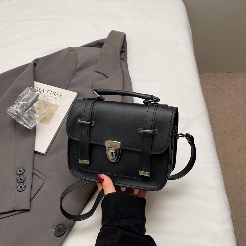British Style Vintage Faux Leather Handbag New Square Shoulder Crossbody Bag for Women чёрный
British Style Vintage Faux Leather Handbag New Square Shoulder Crossbody Bag for Women чёрный