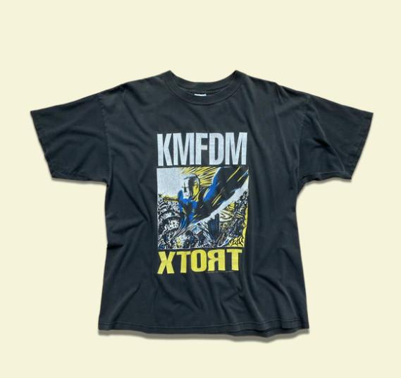 Vintage KMFDM 1996 XTORT T-Shirt Unisex T-Shirt S
Vintage KMFDM 1996 XTORT T-Shirt Unisex T-Shirt S