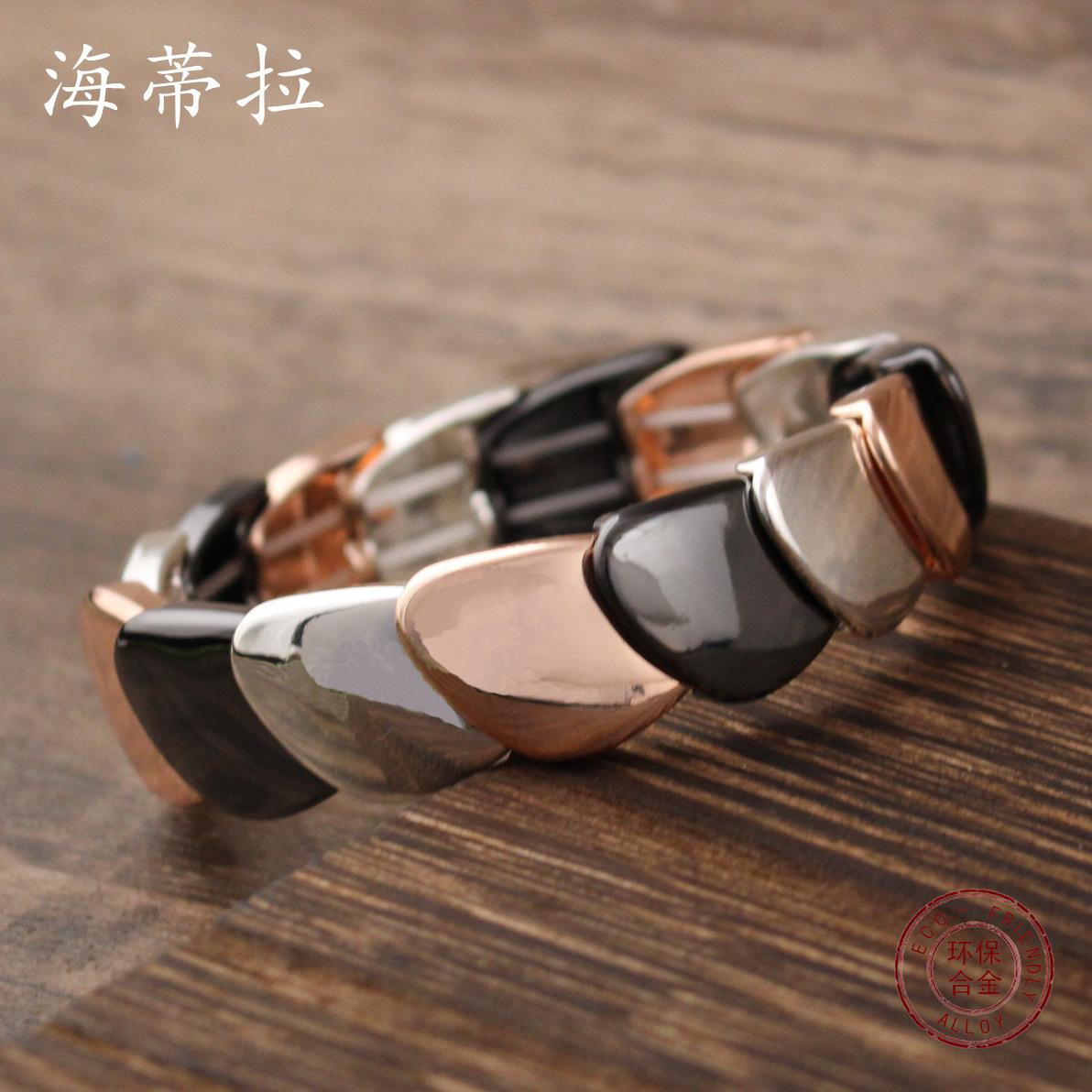 Glossy three-color fish scale splicing alloy bracelet, hip-hop exaggerated men s and women s fashion elastic bracelet elastic adjustable
Glossy three-color fish scale splicing alloy bracelet, hip-hop exaggerated men s and women s fashion elastic bracelet elastic adjustable