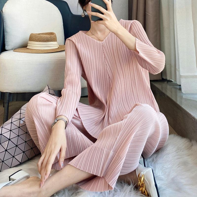 Wrinkled and Stylish Age Reducing Fashion Set for Women s Spring and Autumn, New Loose Top, Straight Leg Pants Two-piece Set One Size рожевий
Wrinkled and Stylish Age Reducing Fashion Set for Women s Spring and Autumn, New Loose Top, Straight Leg Pants Two-piece Set One Size рожевий
