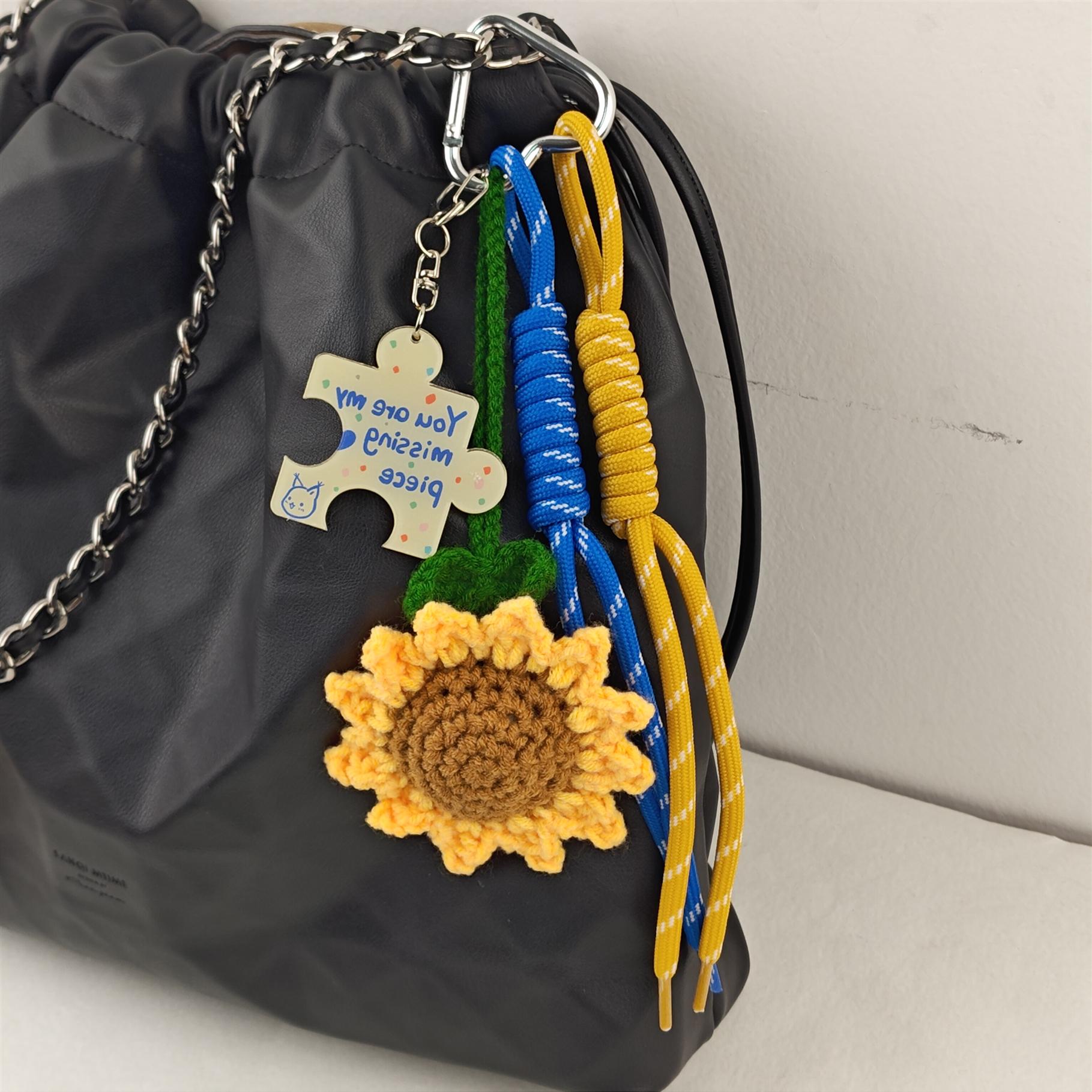 Hand Woven Smiling Face Star Moon The Sun High-Quality Bag Pendant Key Chain Blue Yellow Collocation Accessories Gift зелений
Hand Woven Smiling Face Star Moon The Sun High-Quality Bag Pendant Key Chain Blue Yellow Collocation Accessories Gift зелений