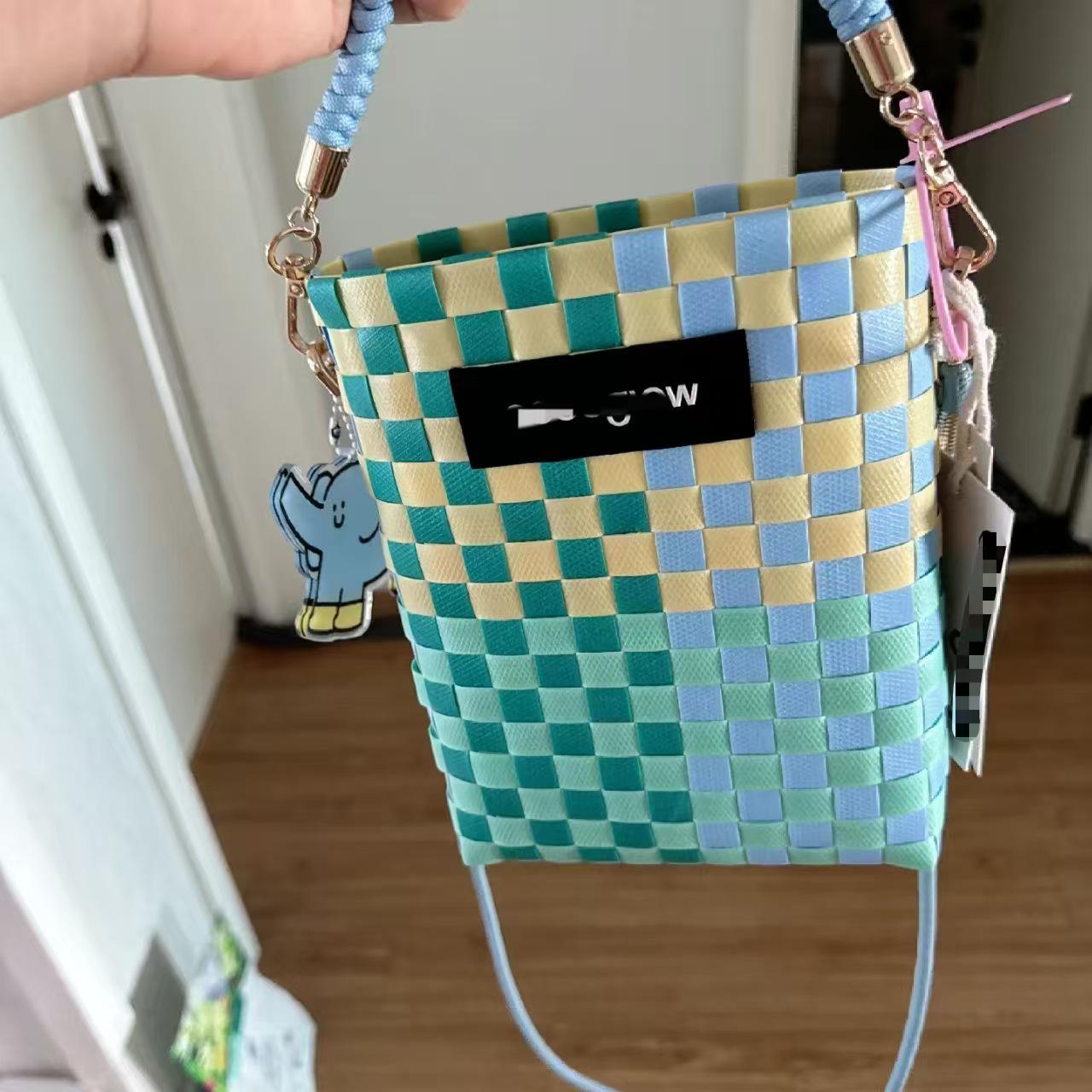 Thai-Style Handmade Woven Crossbody Bag - Fashionable Women s Shoulder Phone Bag Height 20cm, Base Length 16cm, Side Width 5cm
Thai-Style Handmade Woven Crossbody Bag - Fashionable Women s Shoulder Phone Bag Height 20cm, Base Length 16cm, Side Width 5cm