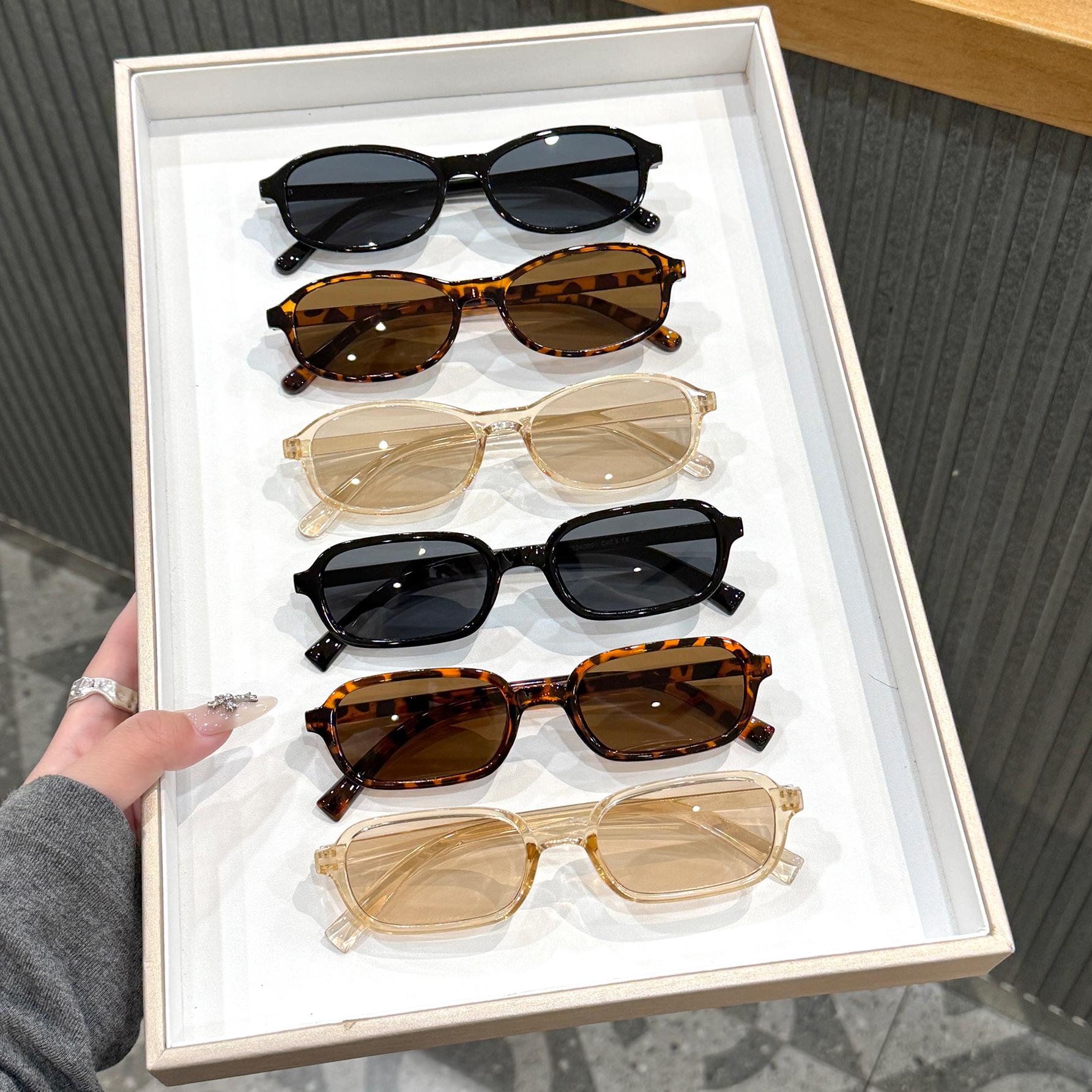 6Pcs Women s Sunglasses Set, Retro Fashion Multi-Color Frame Combination Set, Vacation Street Photography, Driving, Outdoor
6Pcs Women s Sunglasses Set, Retro Fashion Multi-Color Frame Combination Set, Vacation Street Photography, Driving, Outdoor