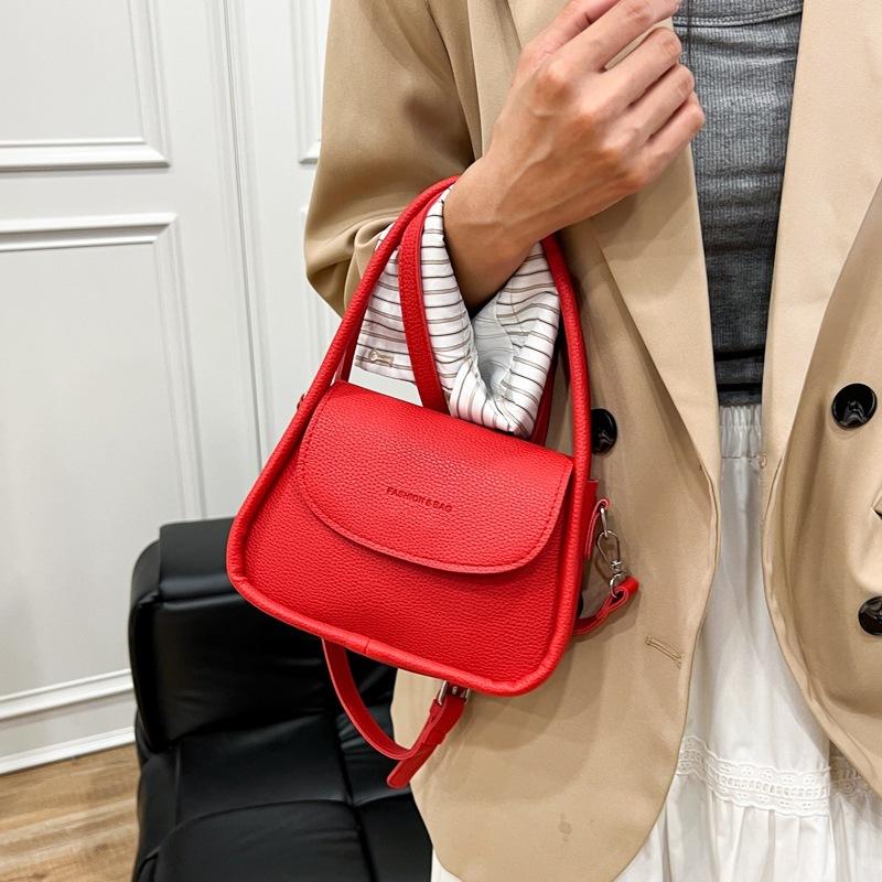 Versatile niche bags New women s bags Small bags One shoulder fashion messenger bags Handbags чорний
Versatile niche bags New women s bags Small bags One shoulder fashion messenger bags Handbags чорний