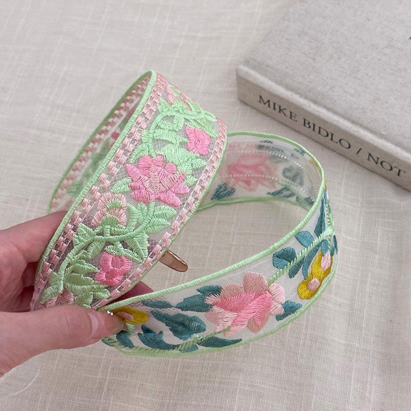 Hair bands for women girl headbands turbans accessories flowers fascinators elegant Scrunchie Designer fashion Hoops popular new
Hair bands for women girl headbands turbans accessories flowers fascinators elegant Scrunchie Designer fashion Hoops popular new