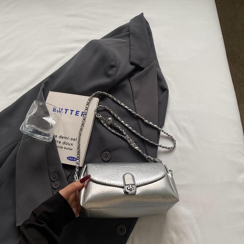 Маленькая женская сумка 2025 новая весенне-летняя модная универсальная цепочка на плечо, сумка-мессенджер премиум-класса, сумка-подушка
Маленькая женская сумка 2025 новая весенне-летняя модная универсальная цепочка на плечо, сумка-мессенджер премиум-класса, сумка-подушка