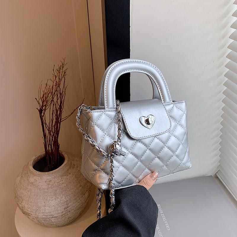 Temperament White Handbag for Women French Texture PU Chain Crossbody Bags Luxury Design Party Mini One Shoulder Bags (20cm<Max Length<30cm) серебряный
Temperament White Handbag for Women French Texture PU Chain Crossbody Bags Luxury Design Party Mini One Shoulder Bags (20cm<Max Length<30cm) серебряный