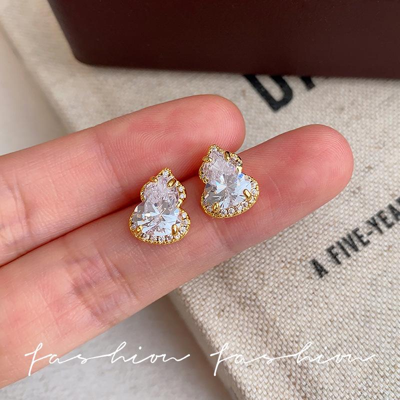 Retro gold Wangcai gourd stud earrings women s sterling silver unique real gold electroplated earrings temperament earrings ear jewelry
Retro gold Wangcai gourd stud earrings women s sterling silver unique real gold electroplated earrings temperament earrings ear jewelry