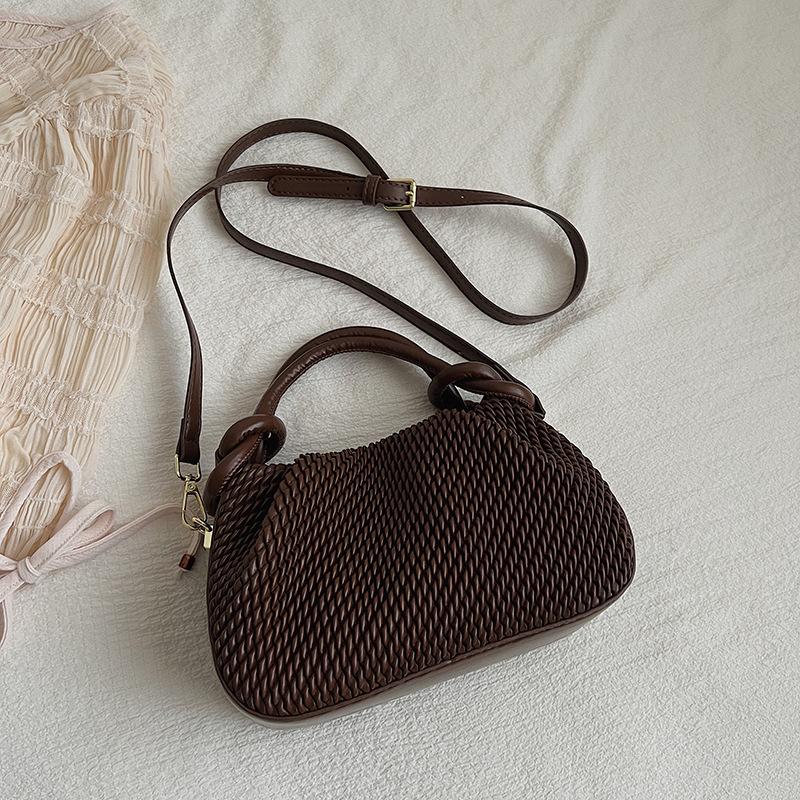 Minimalist Textured Woven Handbag With Knot Handle Design Solid Color Magnetic Snap Crossbody Bag Women Dating Shoulder Handbag 23x14x8cm коричневий
Minimalist Textured Woven Handbag With Knot Handle Design Solid Color Magnetic Snap Crossbody Bag Women Dating Shoulder Handbag 23x14x8cm коричневий