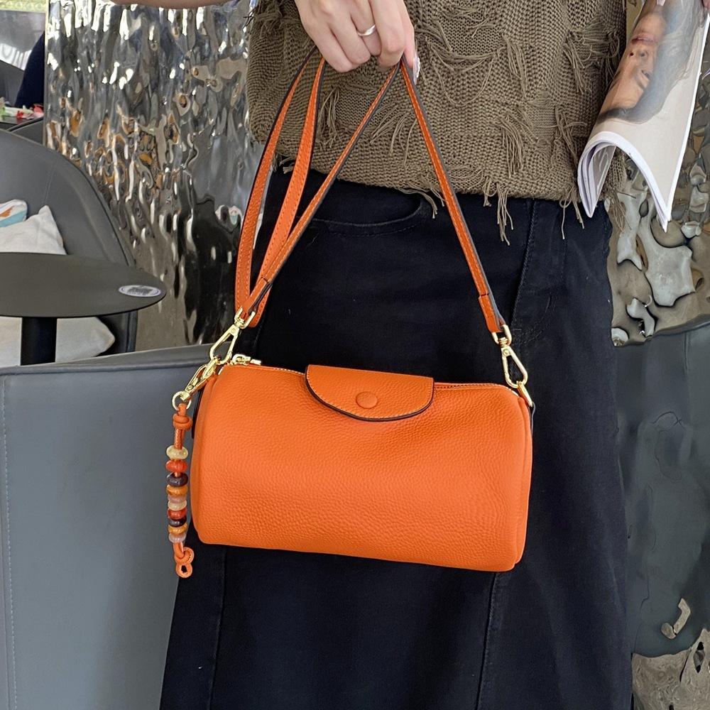 2026 Women s Leather Top Layer Cowhide Round Tube Bag Shoulder Crossbody Bag 22X12X12CM
2026 Women s Leather Top Layer Cowhide Round Tube Bag Shoulder Crossbody Bag 22X12X12CM