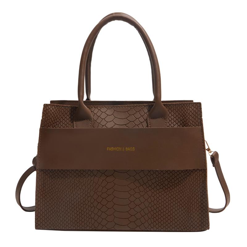 Trendy retro handbag women s fashion crocodile pattern shoulder bag large capacity textured messenger bag
Trendy retro handbag women s fashion crocodile pattern shoulder bag large capacity textured messenger bag