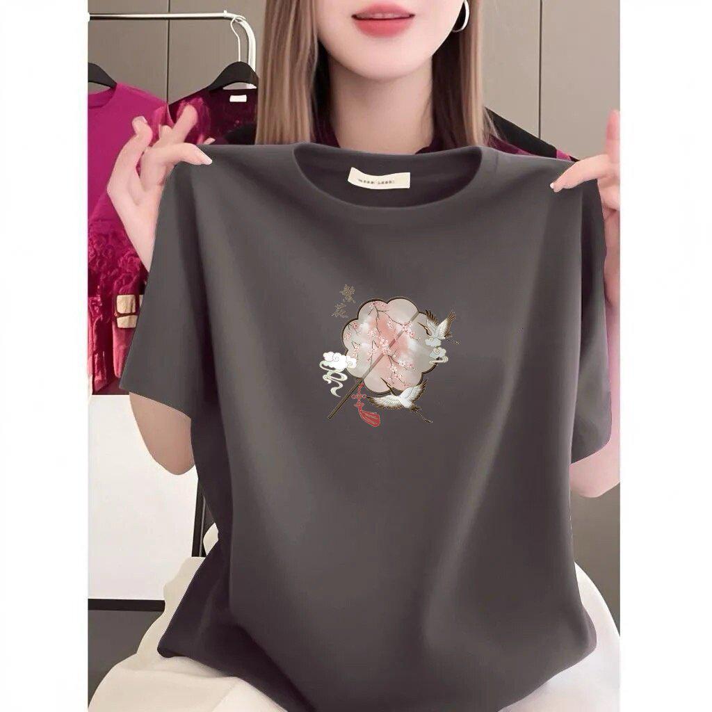 Trendy Red Short-Sleeve Printed T-Shirt for Women, Loose Fit Plus Size, Stylish Versatile Top for Middle-Aged and Elderly. S
Trendy Red Short-Sleeve Printed T-Shirt for Women, Loose Fit Plus Size, Stylish Versatile Top for Middle-Aged and Elderly. S
