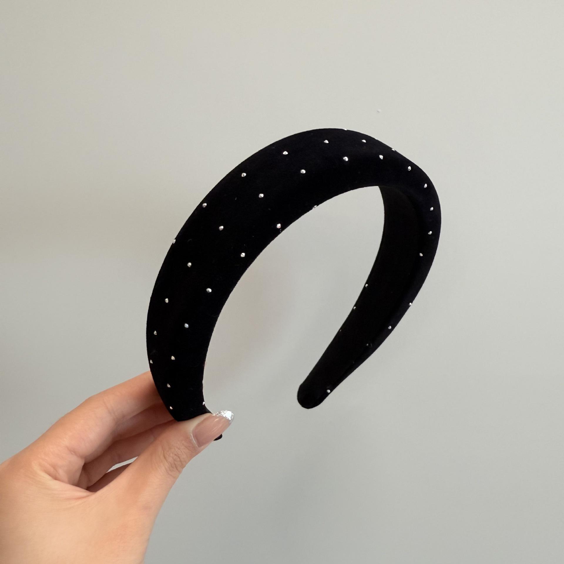 Бархатная заколка для волос со стразами и сборками, широкая плетеная повязка на голову - Ретро стиль инфлюенсера на Новый год
Бархатная заколка для волос со стразами и сборками, широкая плетеная повязка на голову - Ретро стиль инфлюенсера на Новый год