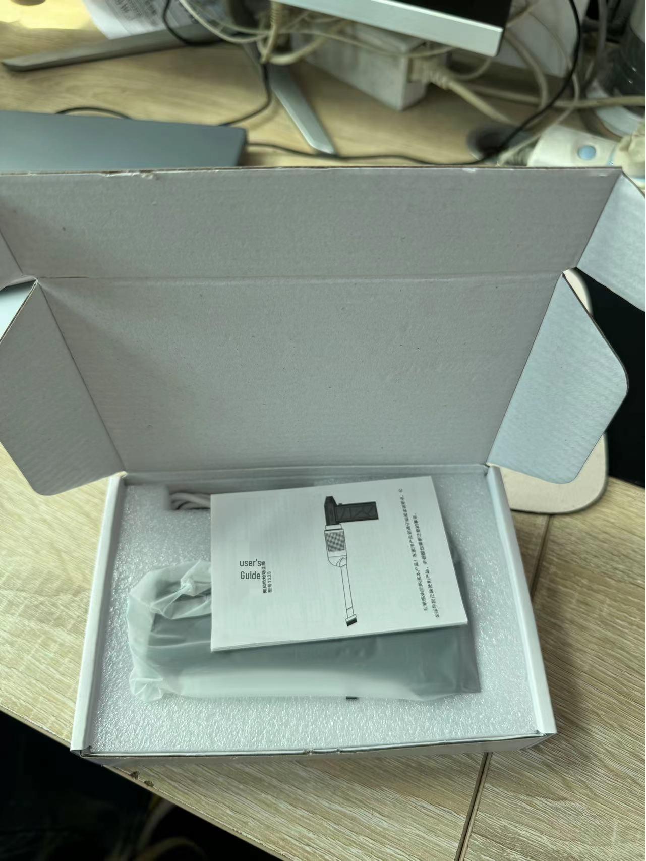 Высокоскоростной ручной пылесос с бесщеточным двигателем и мощным всасыванием 100,000 RPM 18650 Battery 5C
Высокоскоростной ручной пылесос с бесщеточным двигателем и мощным всасыванием 100,000 RPM 18650 Battery 5C