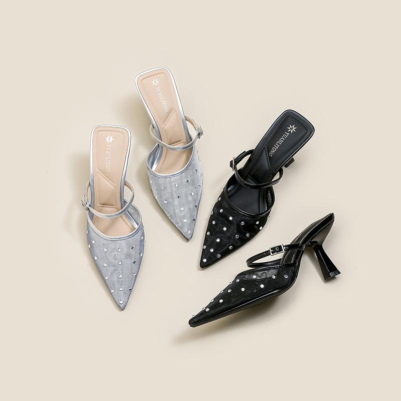 Pointed sandals women s new fashion outer wear hollow word with breathable versatile hot diamond mesh high heel single shoes 35 чёрный
Pointed sandals women s new fashion outer wear hollow word with breathable versatile hot diamond mesh high heel single shoes 35 чёрный