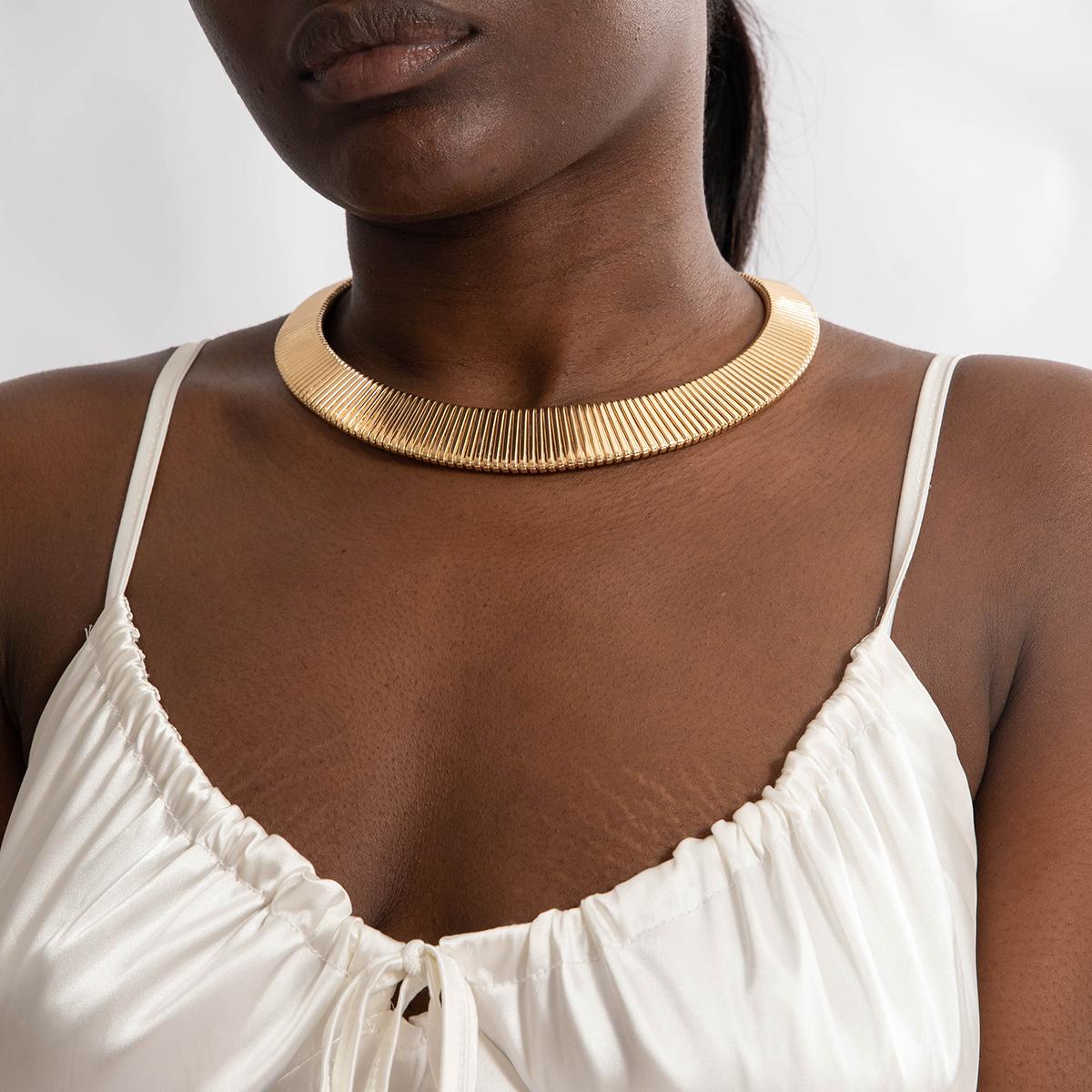 Tocona Vintage Exaggerated Gold Silver Colour Chunky Choker for Women Striped Collar Necklace with Adjustable Chain Jewelry
Tocona Vintage Exaggerated Gold Silver Colour Chunky Choker for Women Striped Collar Necklace with Adjustable Chain Jewelry