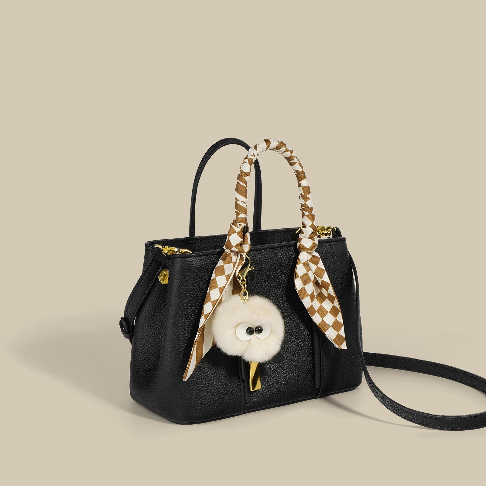 Simple and versatile first-layer cowhide portable tote bag 2025 new leather women s bag commuter shoulder messenger bag білий
Simple and versatile first-layer cowhide portable tote bag 2025 new leather women s bag commuter shoulder messenger bag білий