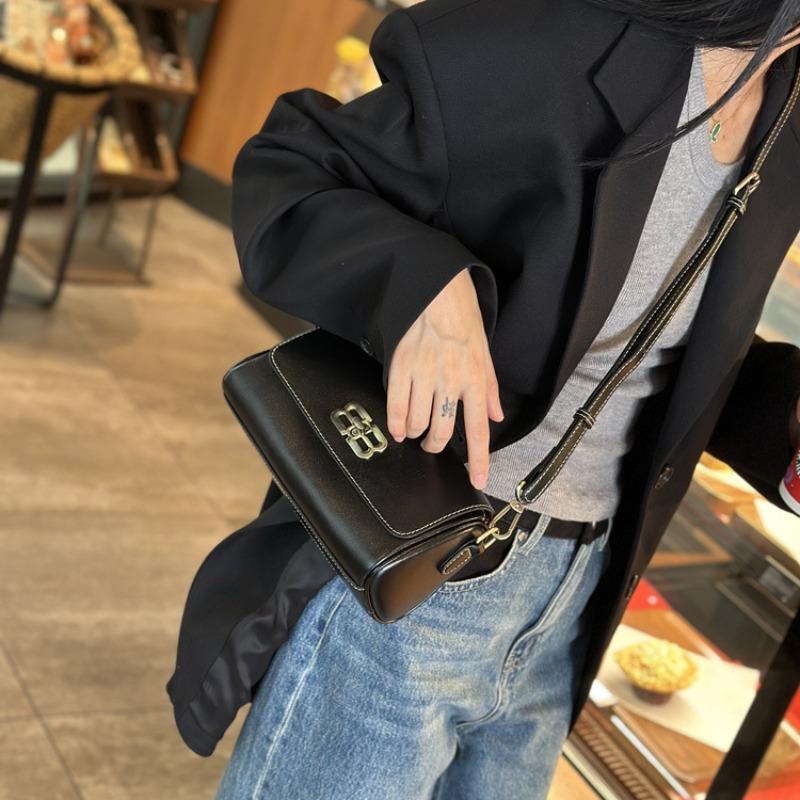 Leather women s bags New high-end niche design shoulder bags Fashion versatile commuter messenger bags Underarm bags
Leather women s bags New high-end niche design shoulder bags Fashion versatile commuter messenger bags Underarm bags