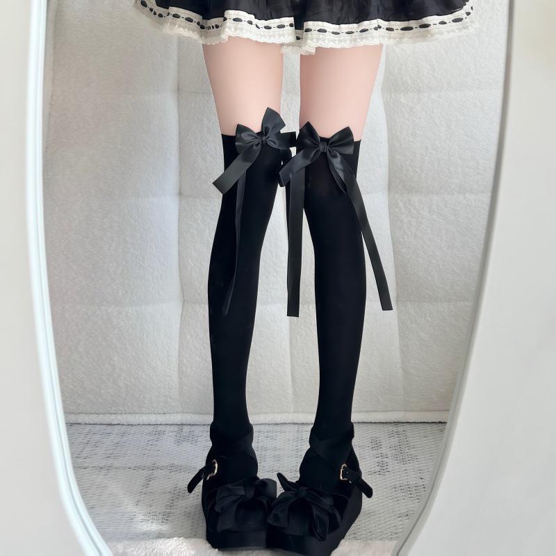 Cream Velvet Over-the-Knee Swallowtail Bow Socks for Girls One Size
Cream Velvet Over-the-Knee Swallowtail Bow Socks for Girls One Size