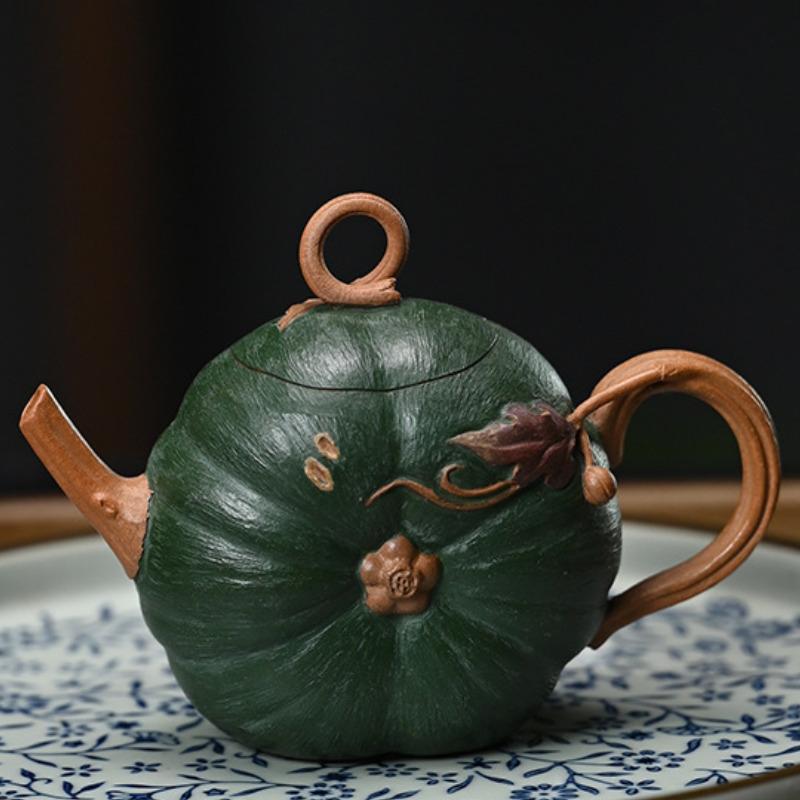 100ml Luxury Yixing Purple Clay Teapots Handmade Pumpkin Pot Raw Ore Section Mud Tea Infuser Kettle With Strainer Zisha Tea Set
100ml Luxury Yixing Purple Clay Teapots Handmade Pumpkin Pot Raw Ore Section Mud Tea Infuser Kettle With Strainer Zisha Tea Set
