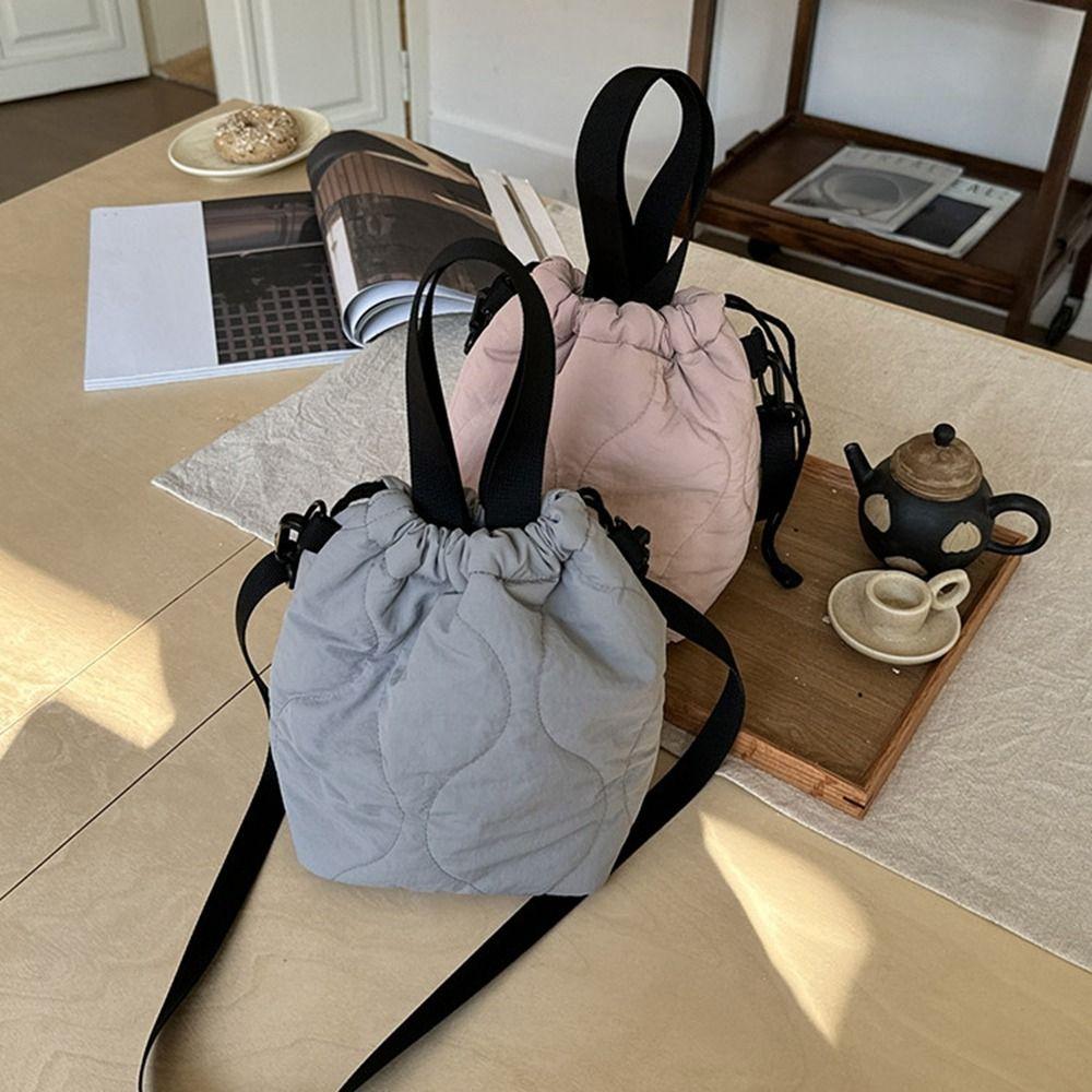 Bundle Pocket Drawstring Bucket Bag Lightweight Down Bag Portable Nylon Shoulder Bag Winter оливковий колір
Bundle Pocket Drawstring Bucket Bag Lightweight Down Bag Portable Nylon Shoulder Bag Winter оливковий колір