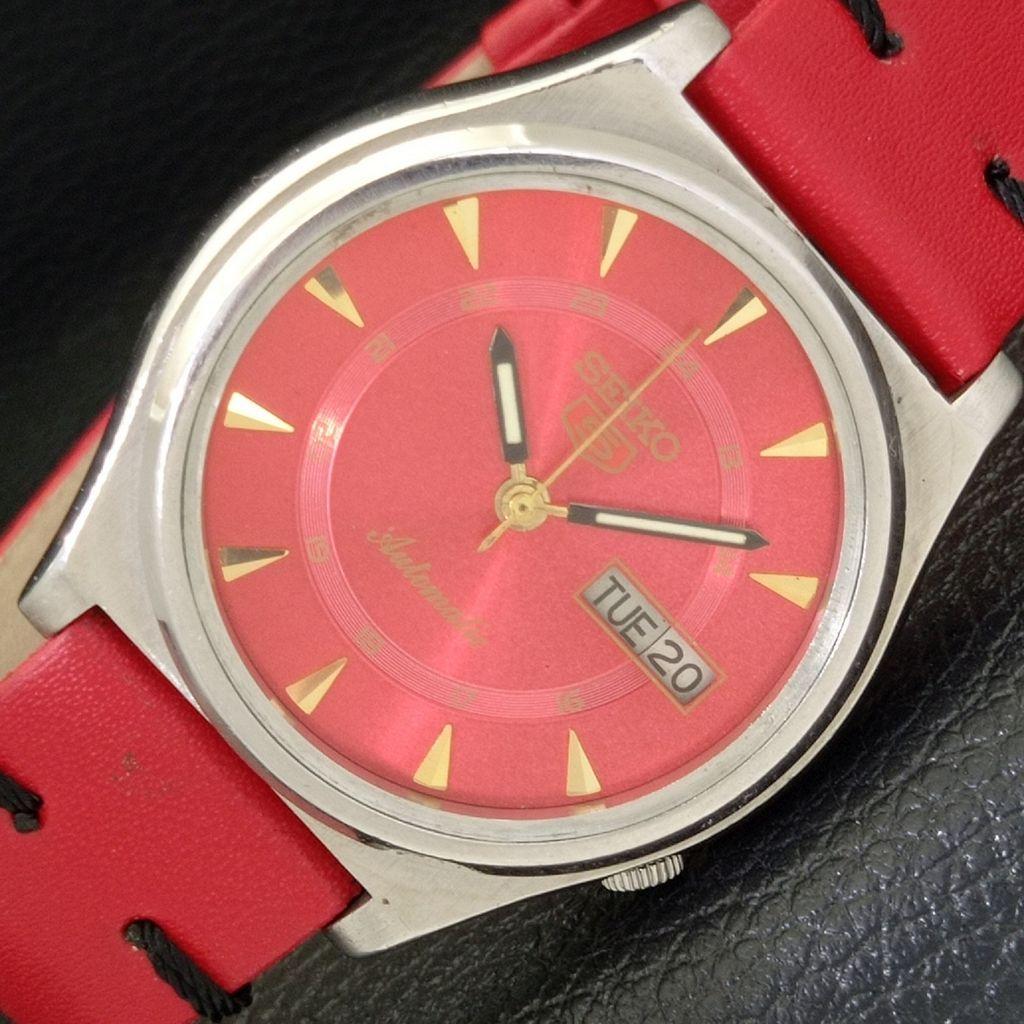 Б/У винтажные мужские часы SEIKO 5 AUTOMATIC 7009A из Японии с красным циферблатом a433632-2 R118-a433632
Б/У винтажные мужские часы SEIKO 5 AUTOMATIC 7009A из Японии с красным циферблатом a433632-2 R118-a433632