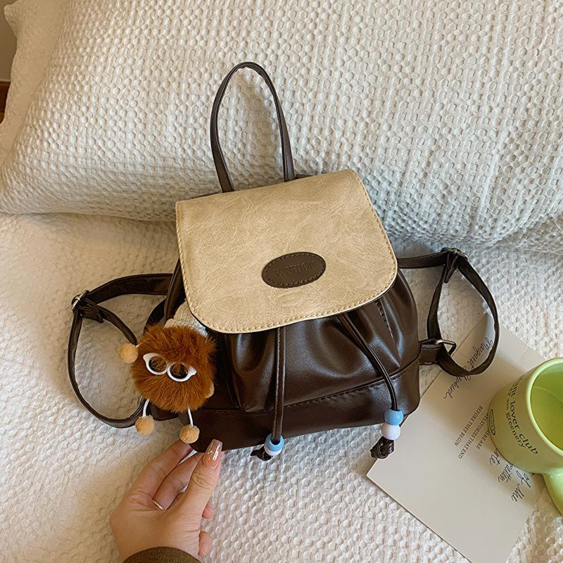 Leisure travel small backpack 2024 winter new simple outdoor backpack Korean version fashion women s backpack without pendant
Leisure travel small backpack 2024 winter new simple outdoor backpack Korean version fashion women s backpack without pendant