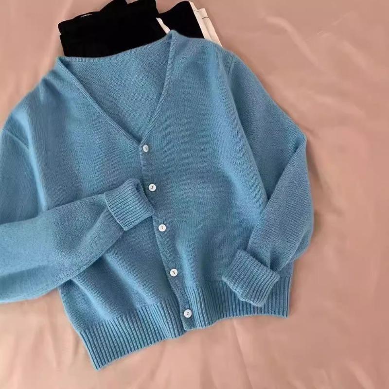 Autumn and winter new blue collar long-sleeved knitted cardigan sweater women s loose soft waxy coat top One Size озеро синього кольору
Autumn and winter new blue collar long-sleeved knitted cardigan sweater women s loose soft waxy coat top One Size озеро синього кольору