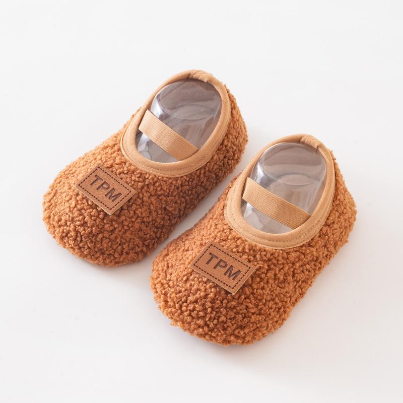 Baby Winter Non-Slip Floor Socks with Thick Fleece Anti-Slip Sole Soft Bottom Indoor Booties Toddlers Warm Anti-Cold Footwear XS(6-12M)
Baby Winter Non-Slip Floor Socks with Thick Fleece Anti-Slip Sole Soft Bottom Indoor Booties Toddlers Warm Anti-Cold Footwear XS(6-12M)