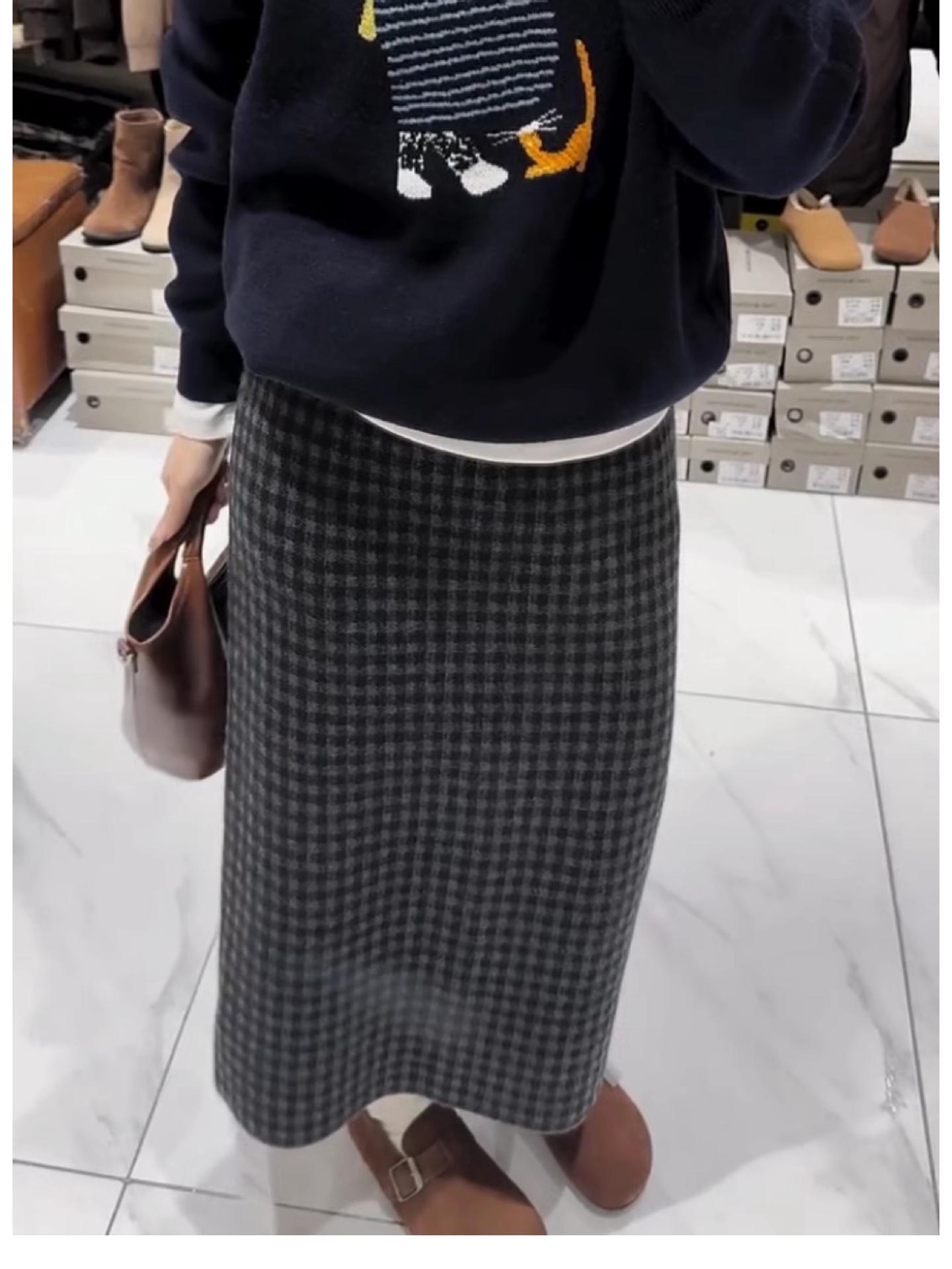 Women s Plus Size High-Waist Plaid Wool Half-Skirt - New Autumn/Winter Style, Versatile, Loose, Thickened, Mid-Length. Small
Women s Plus Size High-Waist Plaid Wool Half-Skirt - New Autumn/Winter Style, Versatile, Loose, Thickened, Mid-Length. Small