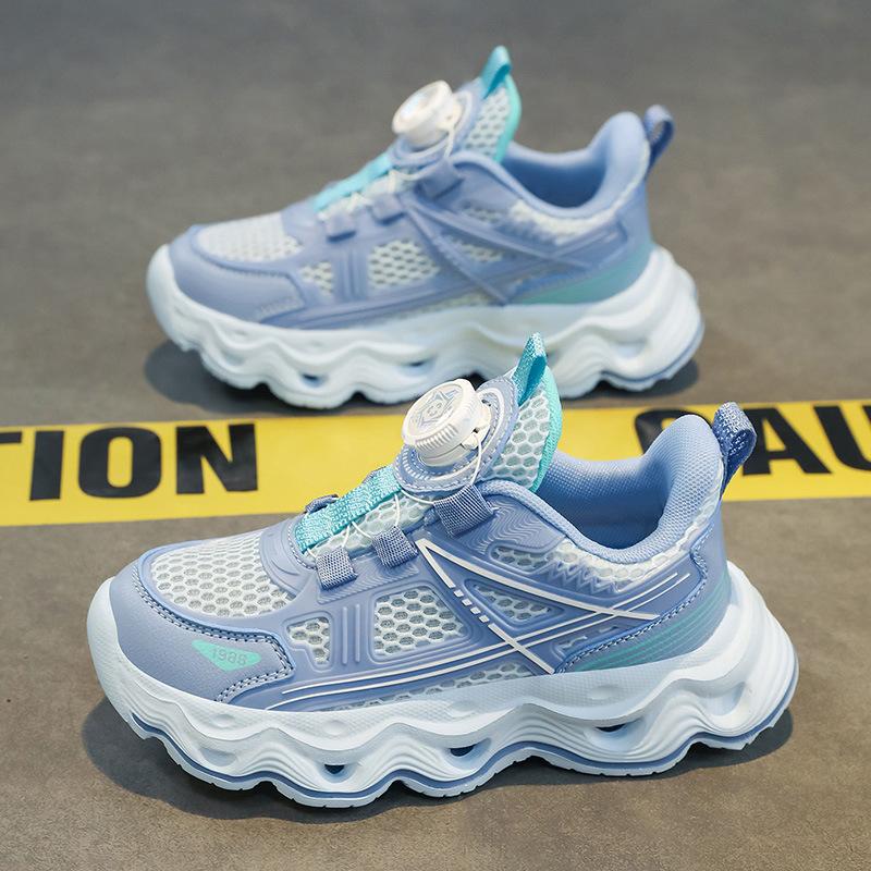 Summer single net breathable classmates girls sports shoes mesh boys running shoes 2025 new middle-aged and older children s shoes 38 небесно-голубой
Summer single net breathable classmates girls sports shoes mesh boys running shoes 2025 new middle-aged and older children s shoes 38 небесно-голубой