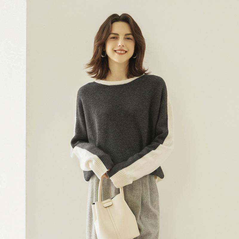 Cashmere Women s Color Block Round Neck Thick Knit Sweater - Autumn/Winter 2024 Collection One Size
Cashmere Women s Color Block Round Neck Thick Knit Sweater - Autumn/Winter 2024 Collection One Size
