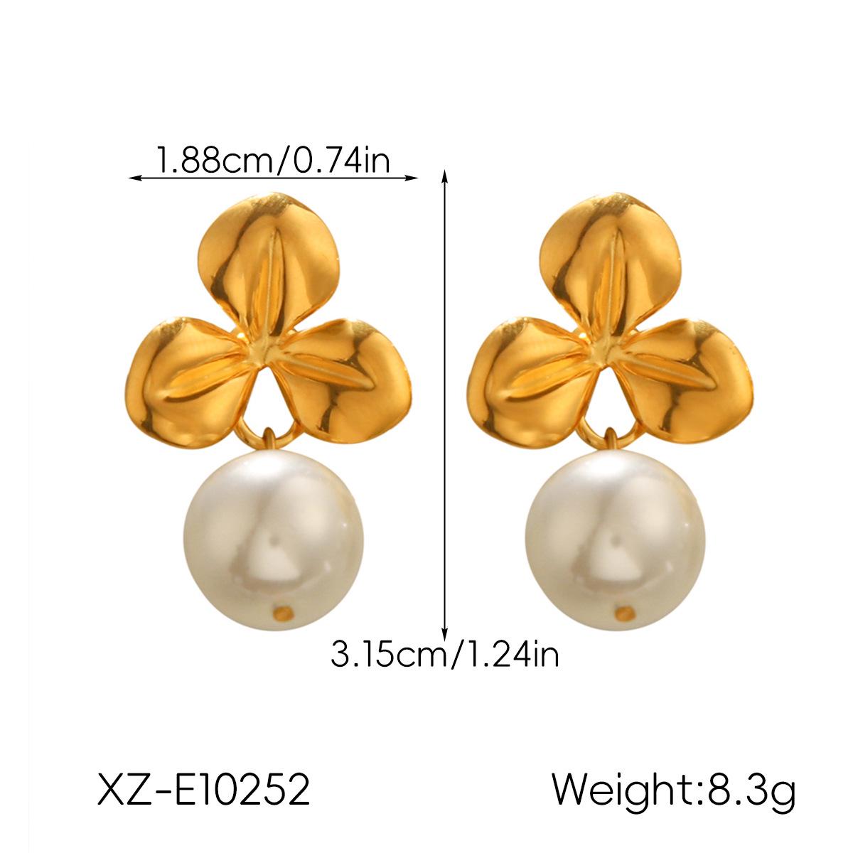 European and American Three-Petal Flower 18k Titanium Steel Stud Earrings for Women - Light Luxury INS Style.
European and American Three-Petal Flower 18k Titanium Steel Stud Earrings for Women - Light Luxury INS Style.