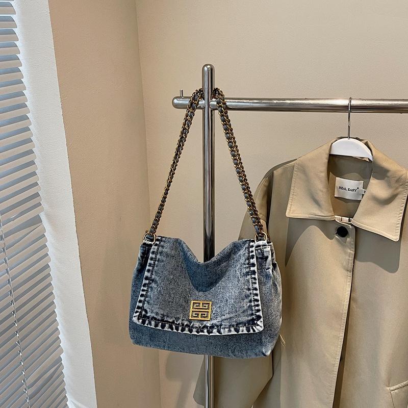 Джинсова сумка жіноча 2025 нова модна сумка через плече великої місткості сумка-тоут класна сумка-месенджер на ланцюжку світло-синій колір
Джинсова сумка жіноча 2025 нова модна сумка через плече великої місткості сумка-тоут класна сумка-месенджер на ланцюжку світло-синій колір