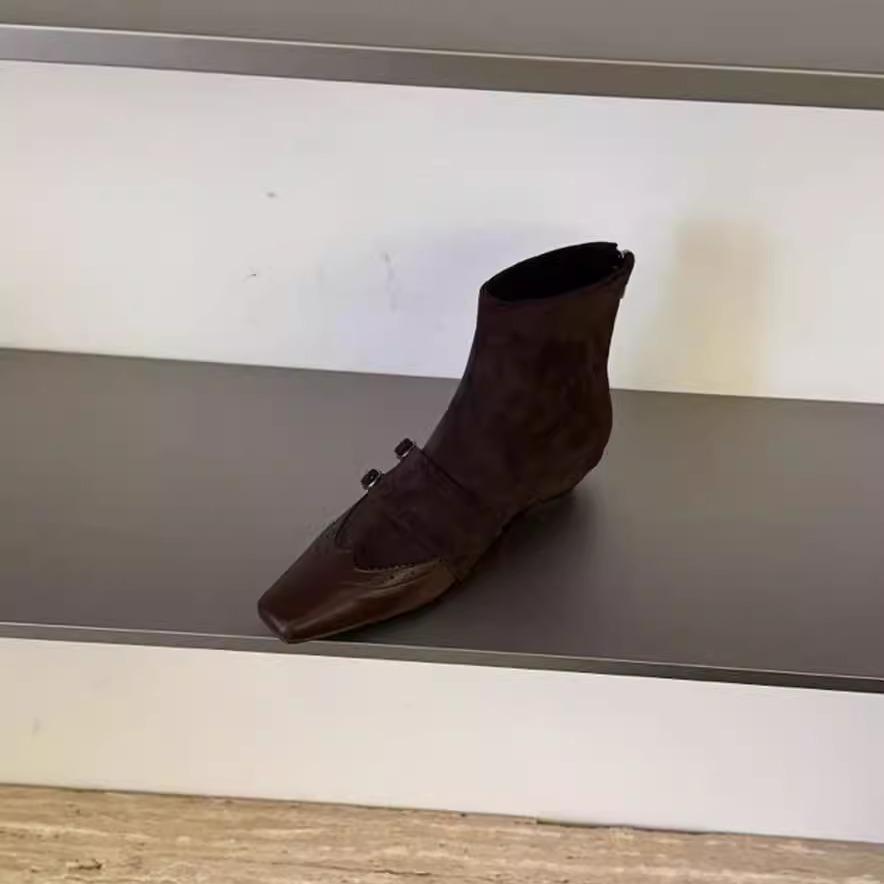 Французский ретро стиль квадратный носок эластичные короткие ботинки женские осенне-зимние новые тонкие ботинки для通勤 универсальные толстый каблук стиль old money короткие ботинки 40
Французский ретро стиль квадратный носок эластичные короткие ботинки женские осенне-зимние новые тонкие ботинки для通勤 универсальные толстый каблук стиль old money короткие ботинки 40