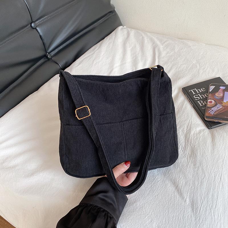 Simple Solid Color Corduroy Shoulder Bags for Women Large Capacity Multi-Pocket Casual Tote Student Female Crossbody Bag Handbag
Simple Solid Color Corduroy Shoulder Bags for Women Large Capacity Multi-Pocket Casual Tote Student Female Crossbody Bag Handbag