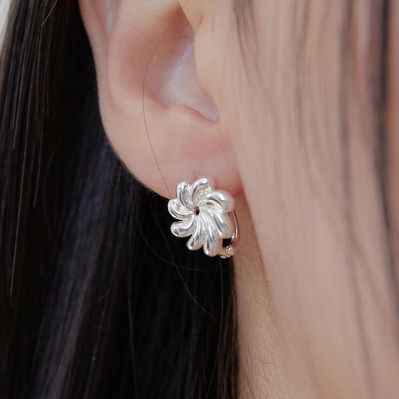 byweekend сережка Flora silver
byweekend сережка Flora silver