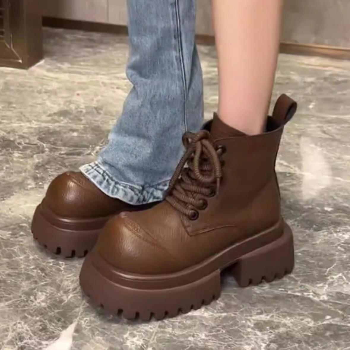 Maillard Martin boots women s autumn and winter new handmade medium heel short boots fashion boots velvet 35
Maillard Martin boots women s autumn and winter new handmade medium heel short boots fashion boots velvet 35