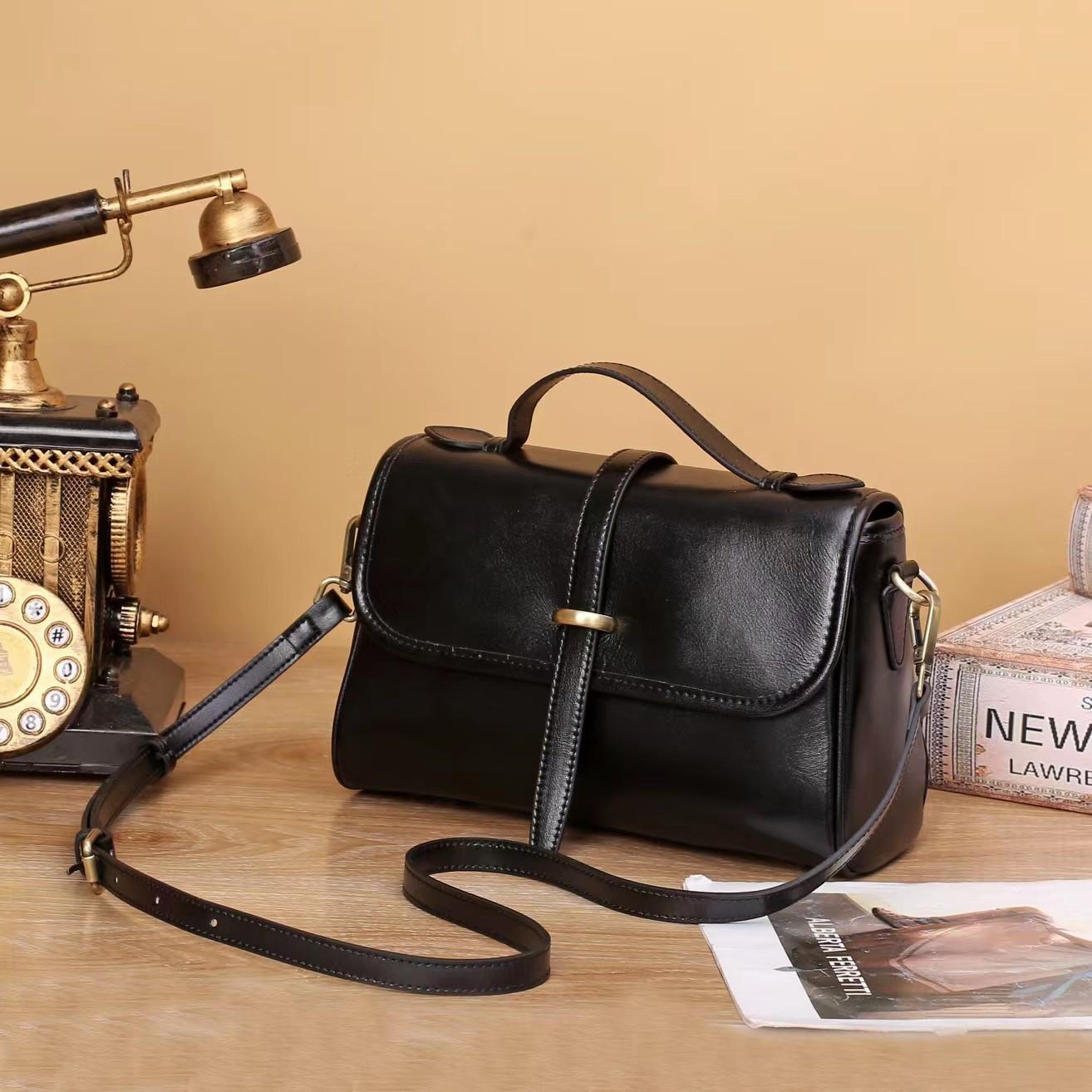 Vintage Women s Bag Cowhide Shoulder Bag Genuine Leather Women Crossbody Bags Luxury Female Handbags
Vintage Women s Bag Cowhide Shoulder Bag Genuine Leather Women Crossbody Bags Luxury Female Handbags