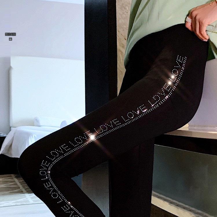 Женские утягивающие леггинсы для йоги с горячей сверловкой - Брюки 9/10 с эффектом лифтинга бедер для весны и осени One Size
Женские утягивающие леггинсы для йоги с горячей сверловкой - Брюки 9/10 с эффектом лифтинга бедер для весны и осени One Size