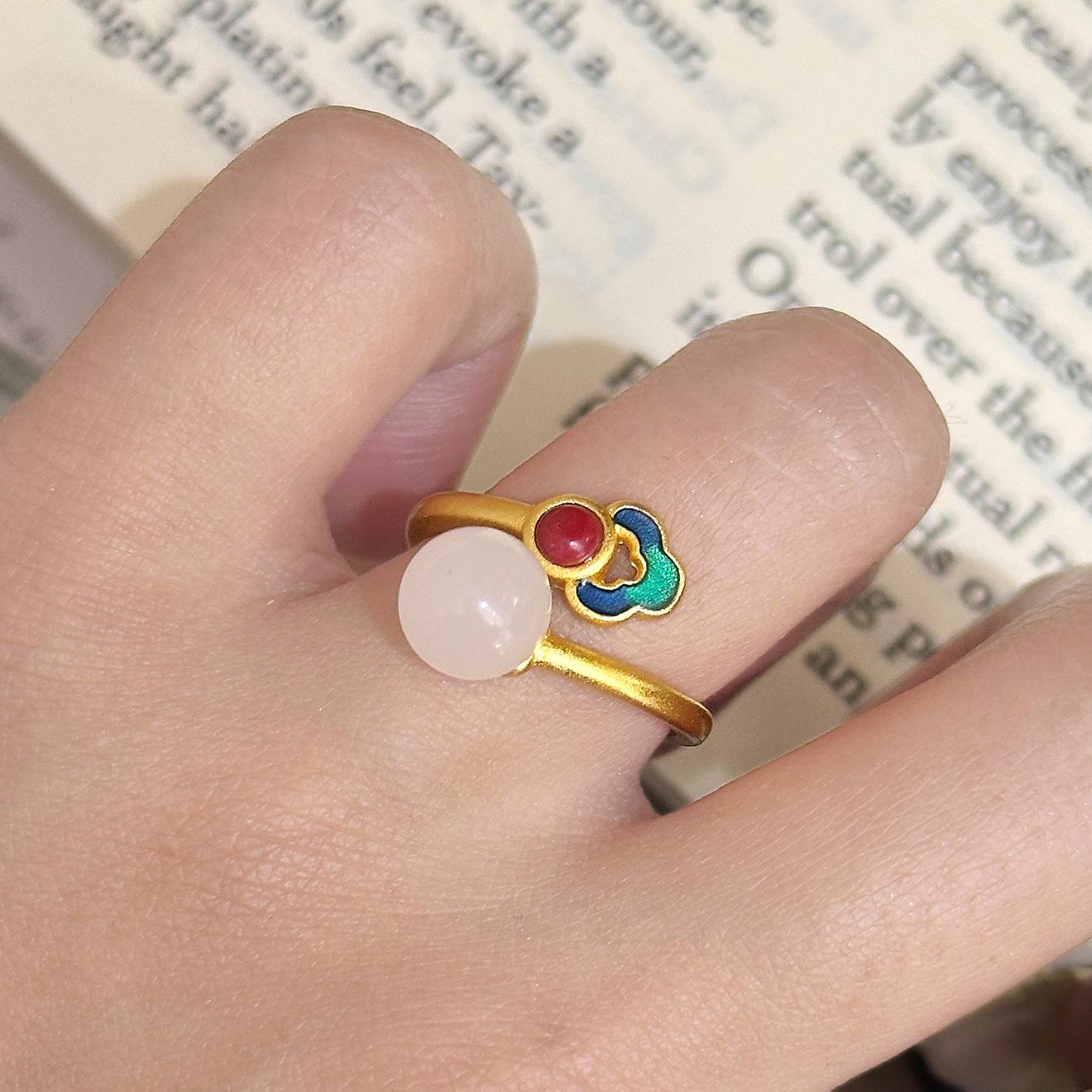 National style enamel color auspicious cloud ring niche design imitation Hetian jade retro ins light tide
National style enamel color auspicious cloud ring niche design imitation Hetian jade retro ins light tide
