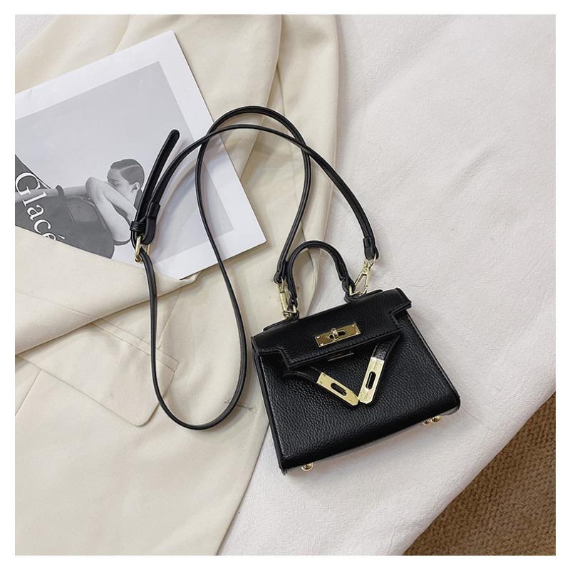 Женская сумка Новая корейская версия популярной модной сумки Hundred Handbags Ins Single Shoulder Crossbody Bag чёрный
Женская сумка Новая корейская версия популярной модной сумки Hundred Handbags Ins Single Shoulder Crossbody Bag чёрный