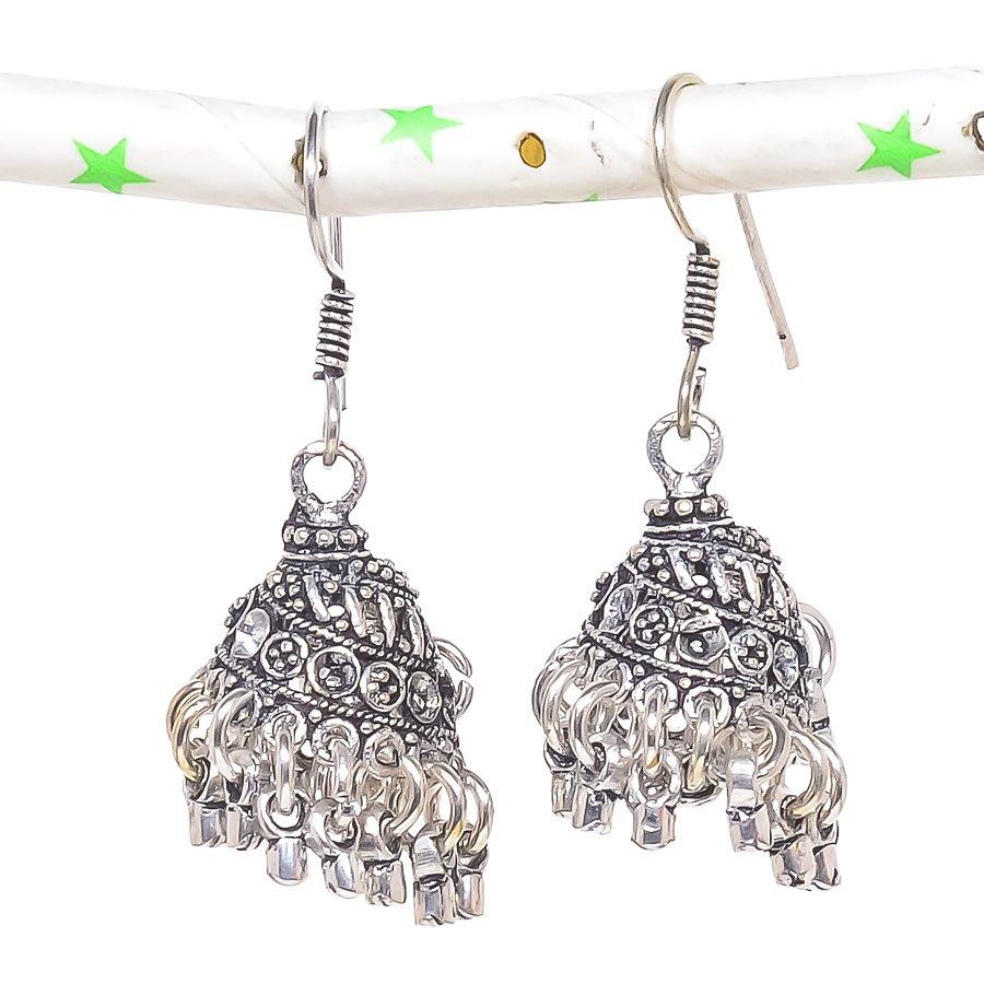 Натуральные индийские серьги Jhumki с драгоценным камнем, серебряные серьги в племенном стиле Бали, 1,77 дюйма, J7e85
Натуральные индийские серьги Jhumki с драгоценным камнем, серебряные серьги в племенном стиле Бали, 1,77 дюйма, J7e85