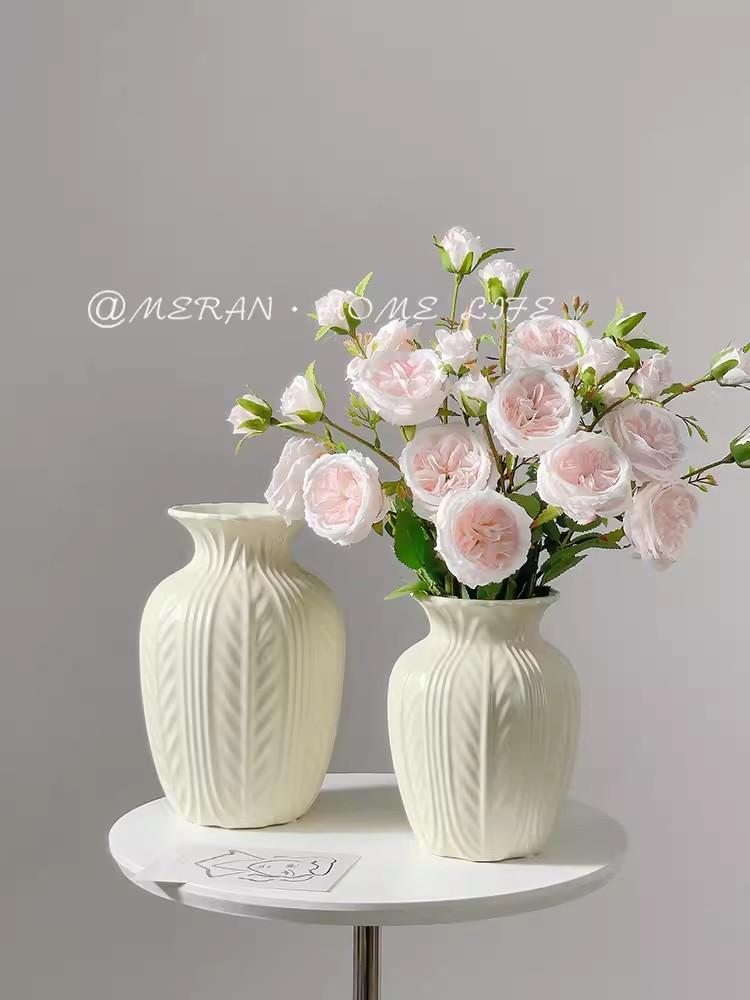 Nordic ceramic vase ornaments, living room decoration, water-based flower arrangement, rose, high-end feeling, American retro cr
Nordic ceramic vase ornaments, living room decoration, water-based flower arrangement, rose, high-end feeling, American retro cr