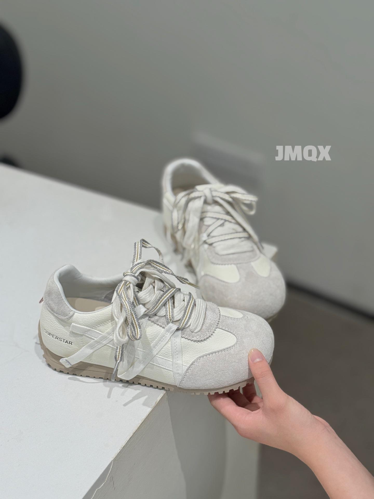 Leather mesh breathable German training shoes women s 2025 summer new retro pink soft sole soft surface running Forrest Gump mesh shoes 35
Leather mesh breathable German training shoes women s 2025 summer new retro pink soft sole soft surface running Forrest Gump mesh shoes 35