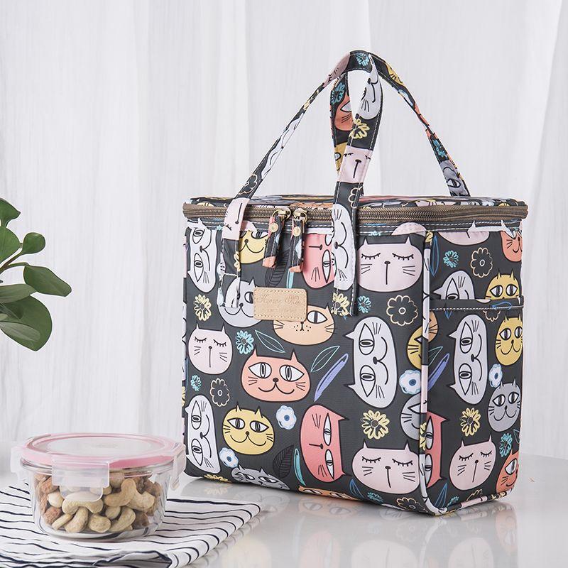 Handu Big Face Cat Thermal Lunch Bag
Handu Big Face Cat Thermal Lunch Bag