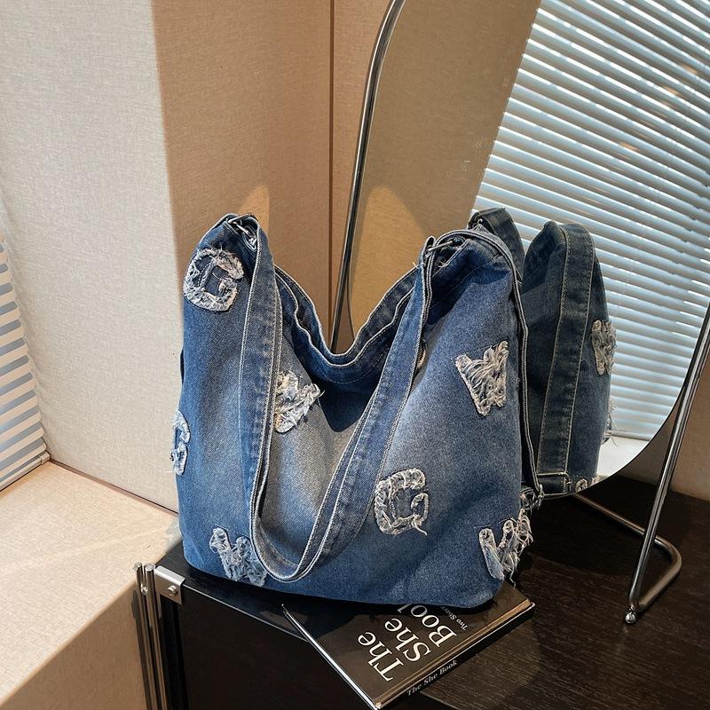 Denim bag women s new class commuter shoulder bag large capacity messenger tote bag джинсовый синий
Denim bag women s new class commuter shoulder bag large capacity messenger tote bag джинсовый синий