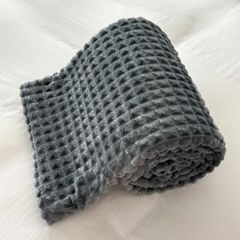 Thickened new wide strips cut grid imitation rabbit plush milk plush flannel blanket cover blanket nap blanket machine washable 100x150cm 1pcs
Thickened new wide strips cut grid imitation rabbit plush milk plush flannel blanket cover blanket nap blanket machine washable 100x150cm 1pcs